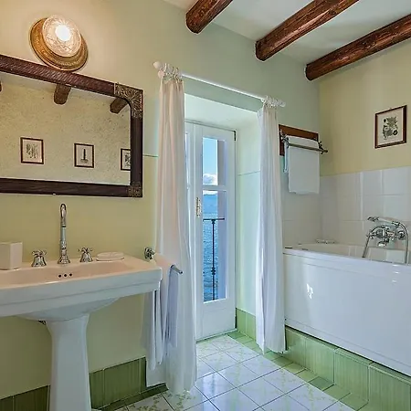 Sleeps 8 Wifi *