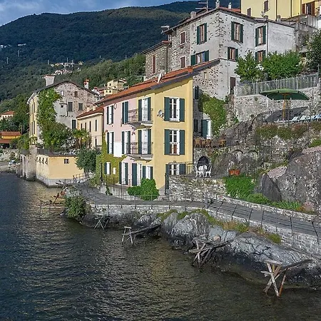 Sleeps 8 Wifi Villa *
