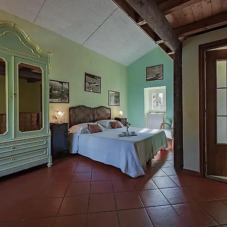 Villa Sleeps 8 Wifi