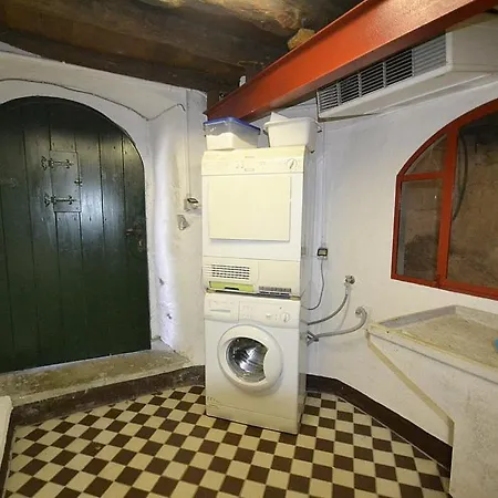 Sleeps 8 Wifi Villa Rezzonico